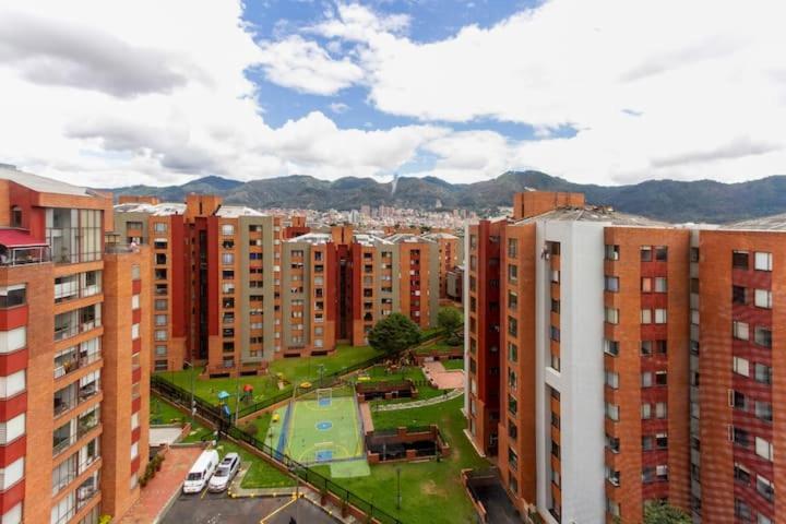 Habitaciones En Un Alojamiento -Anfitrion - Elias Di Caprio Bogotá Exterior foto